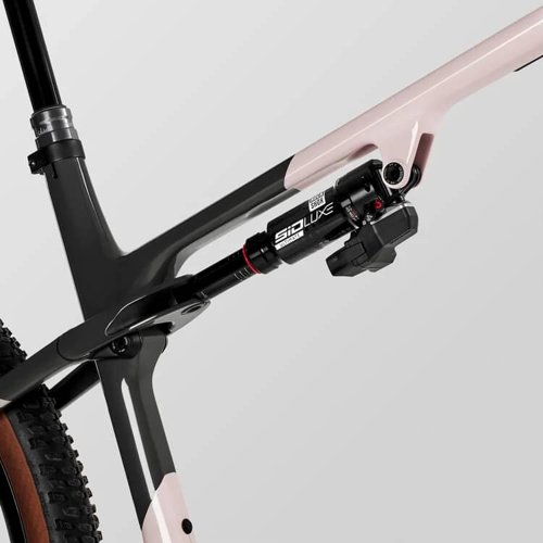 Canyon Lux World Cup CFR Loana Lecomte  - Thumbnail 3