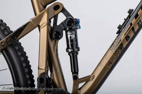 Ghost Riot Trail AL Essential 